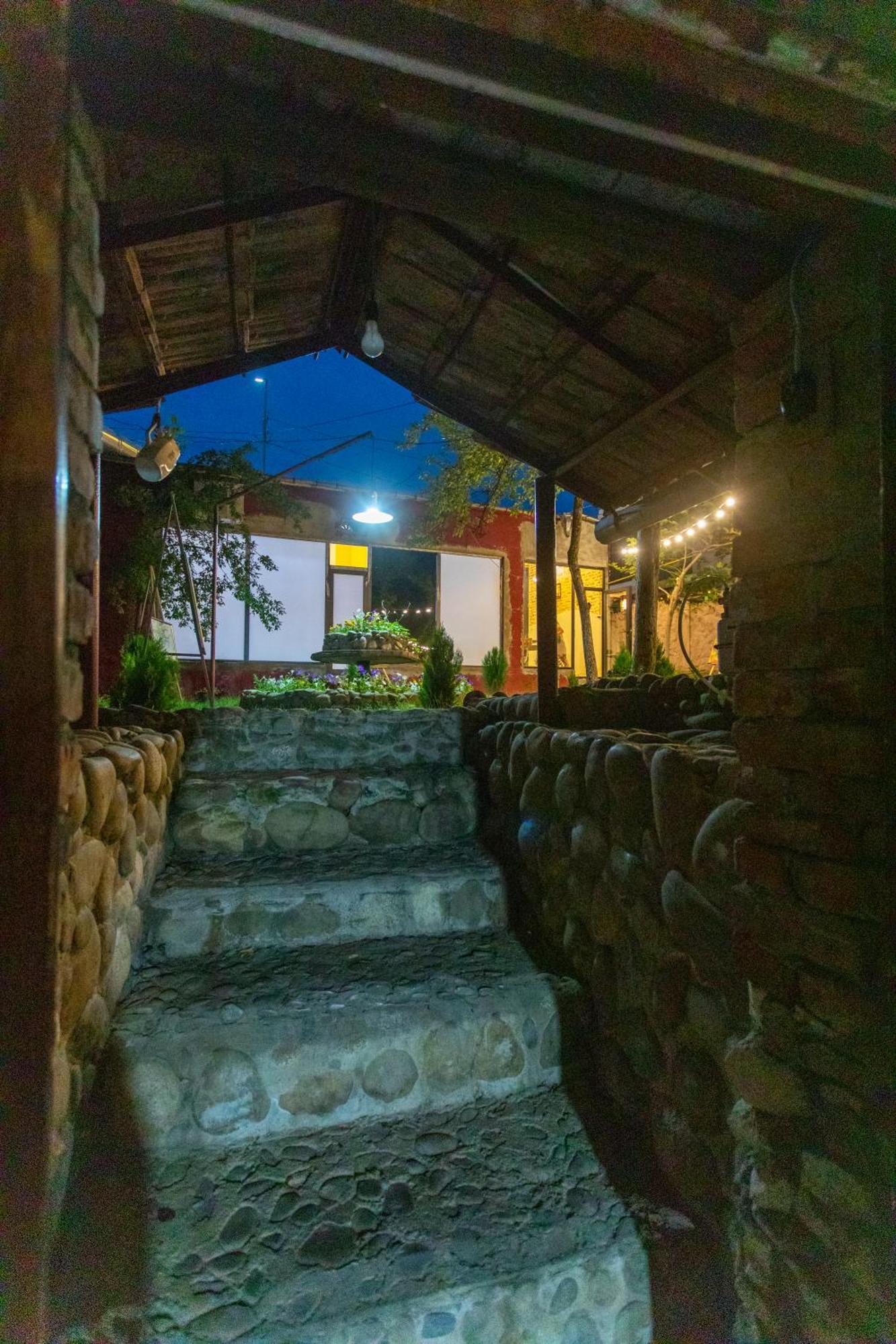 Book Hotel Kutaisi Exterior foto