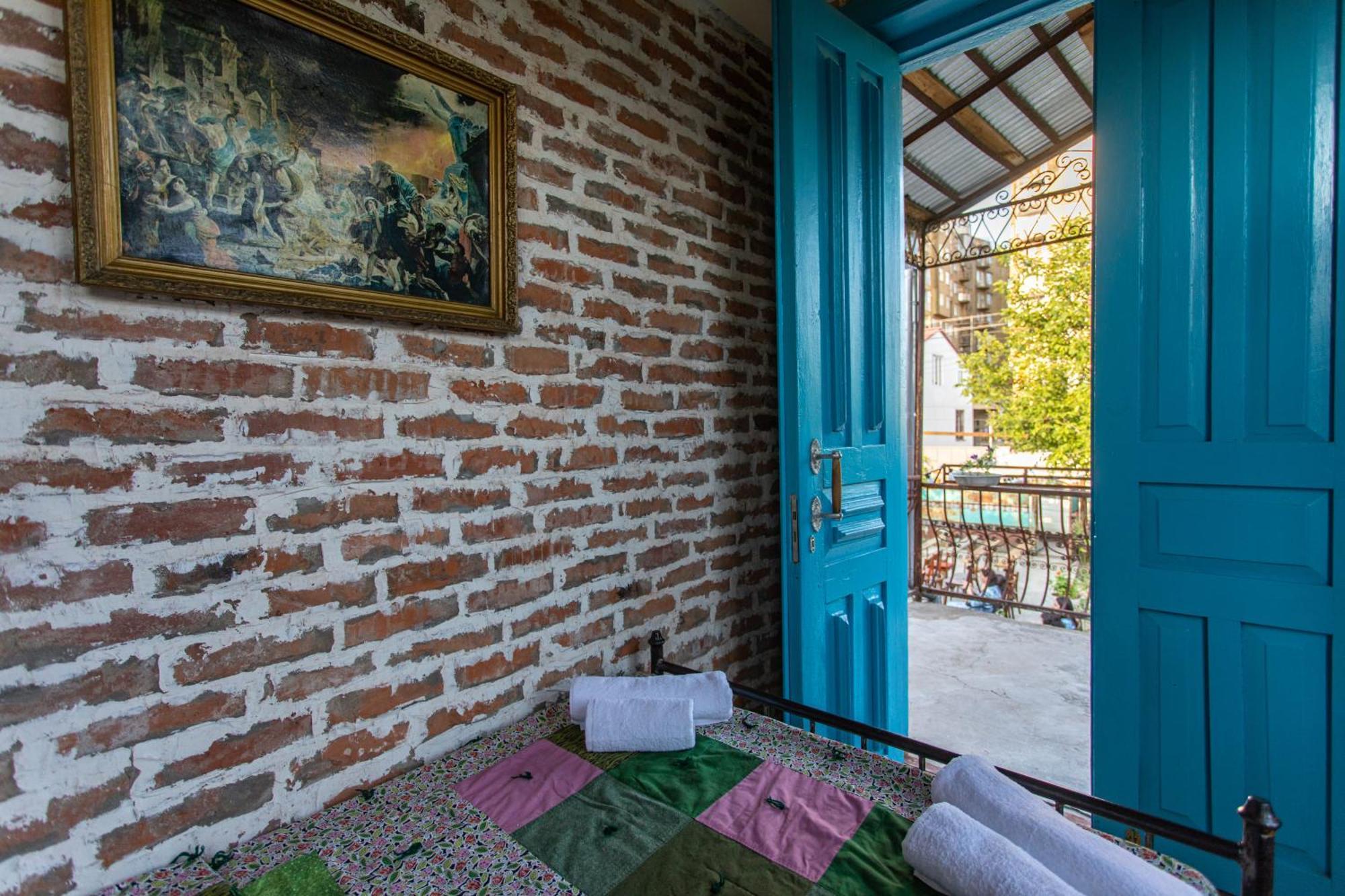 Book Hotel Kutaisi Exterior foto